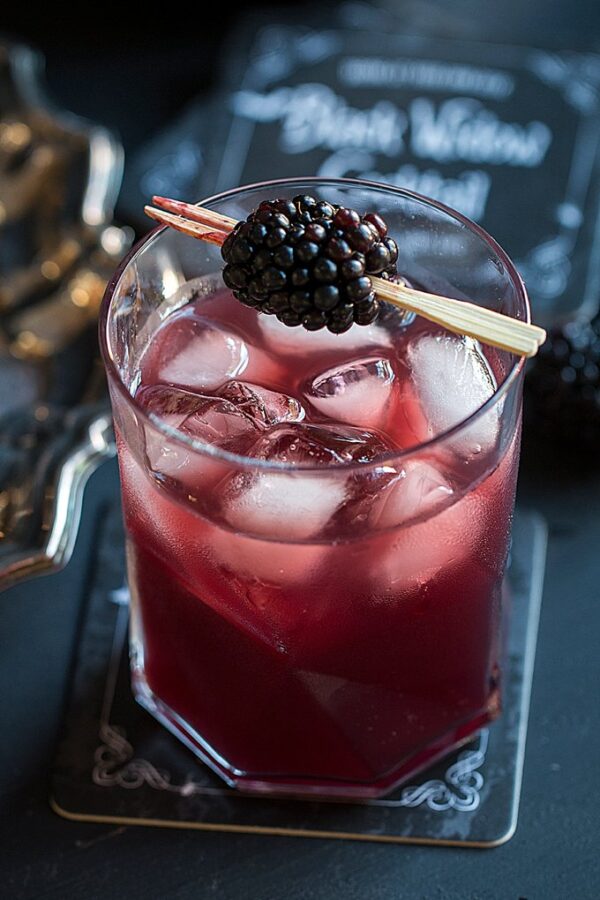 13 Wickedly Delightful Gothic Cocktail Recipes - Twisted Pixies