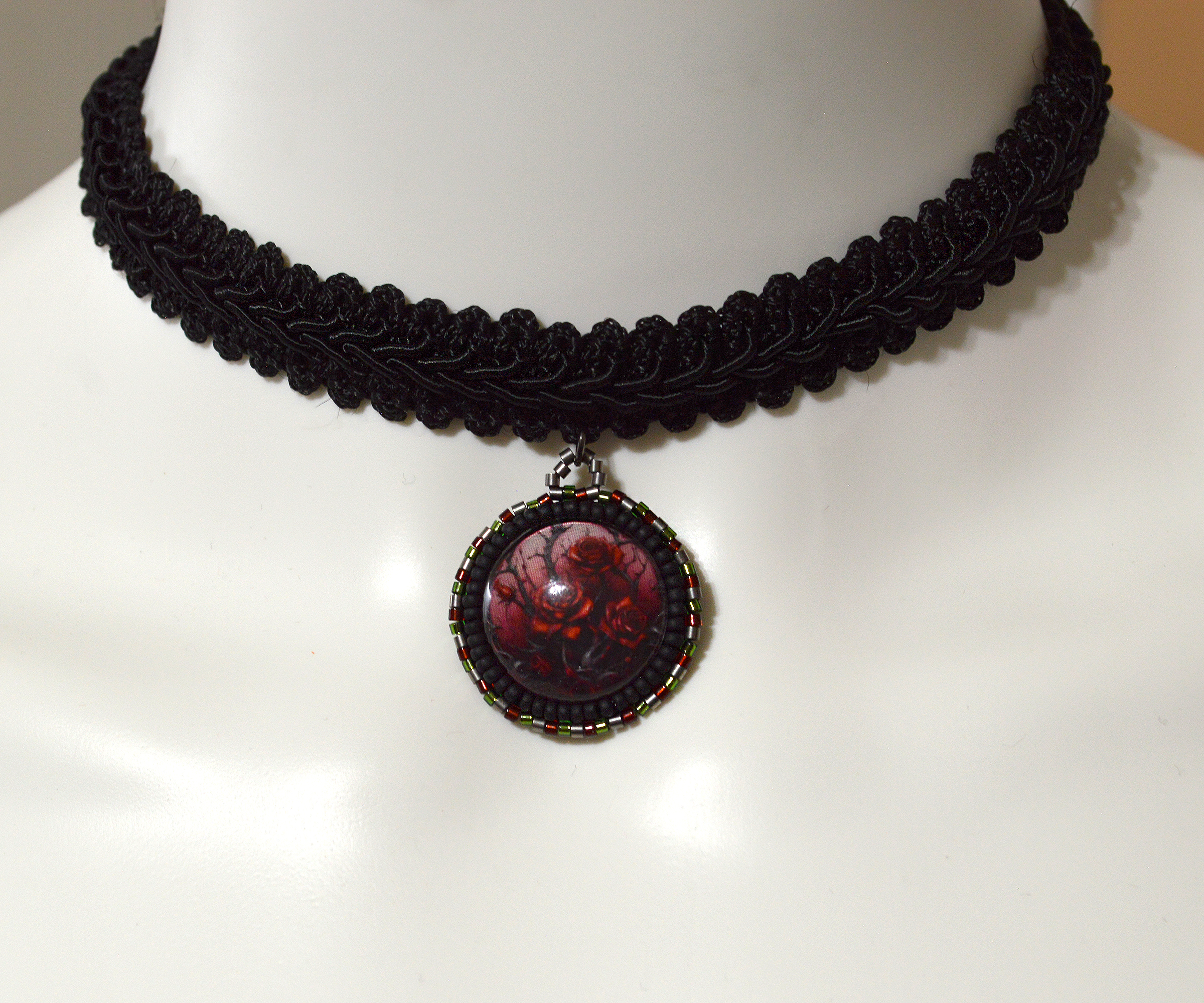 Unique Rose Black and Red Gothic Pendant Lace Ribbon Choker