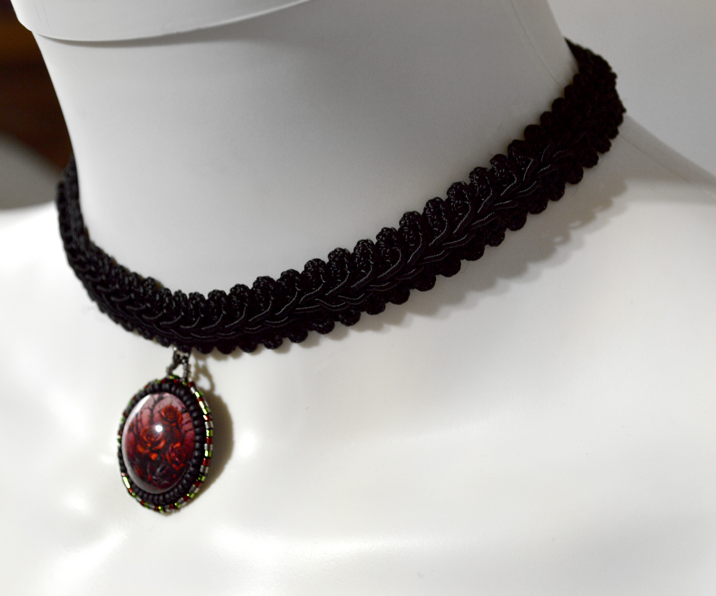 Unique Rose Black and Red Gothic Pendant Lace Ribbon Choker (6)